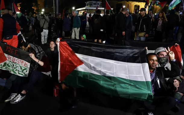 Italianos protestam em apoio à Palestina e contra crimes de Israel contra a Humanidade