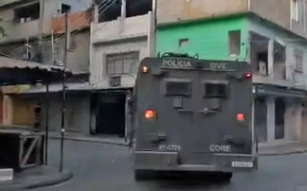 Blindado da Polícia Civil na Maré