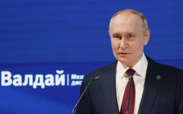 Presidente russo, Vladimir Putin, particia de fórum em Sochi