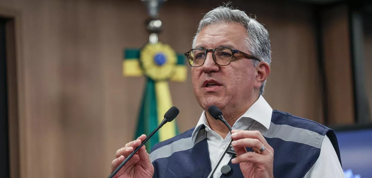 O ministro Alexandre Padilha (Saúde), durante entrevista para falar sobre os casos de bebidas alcoólicas adulteradas com metanol, agora concentradas no estado de São Paulo, devem transcender os limites do estado