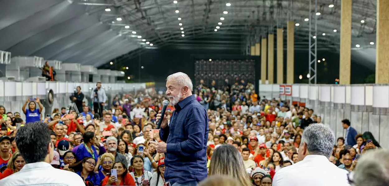 Lula inaugura obra em Belém