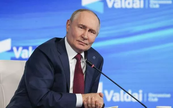 Putin afirma que hegemonia ocidental está em declínio