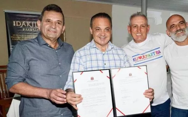 Urandir Fernandes de Oliveira e Roberto de Lucena
