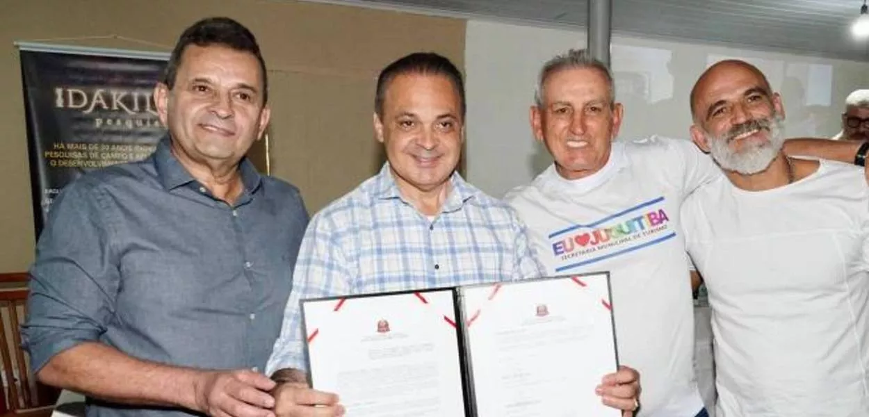 Urandir Fernandes de Oliveira e Roberto de Lucena