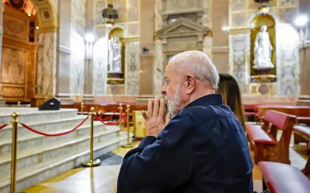 Lula durante visita à Basílica de Nossa Senhora de Nazaré. Belém (PA)

Foto: Ricardo Stuckert / PR