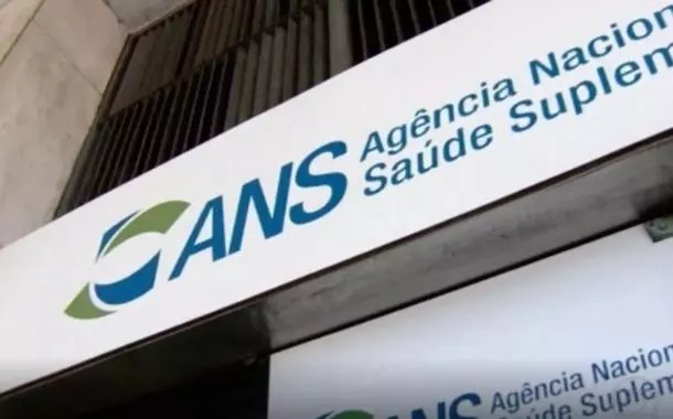 Diretor da ANS gera indignação ao propor medida que coloca em risco todos os clientes de planos de saúde