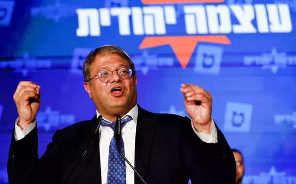 Israel nega maus-tratos a Greta Thunberg e deporta 137 ativistas da Flotilha Sumud