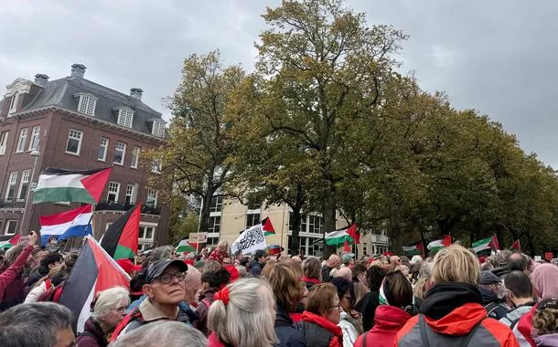 Centenas de milhares protestam em Amsterdã contra o genocídio em Gaza