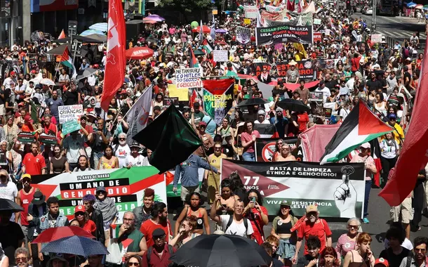 Ato na Paulista reúne centenas contra genocídio em Gaza