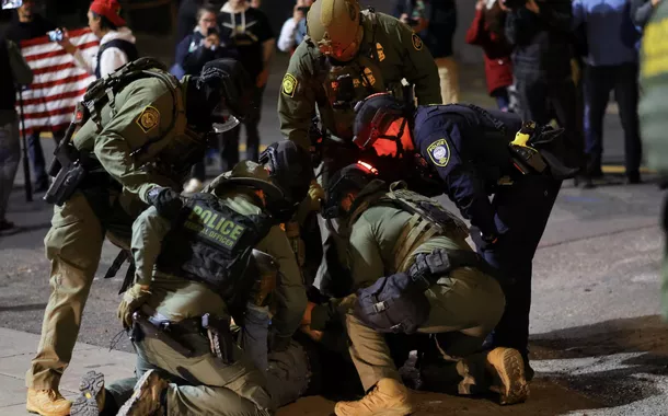 Juíza dos EUA impede temporariamente Trump de enviar a Guarda Nacional a Portland
