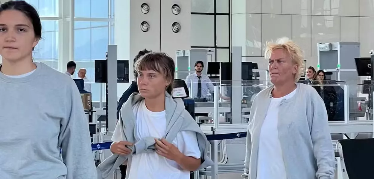 Israel deporta ativista Greta Thunberg e outros 170 integrantes da Flotilha Global Sumud
