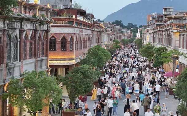 Número de viagens domésticas e gastos de turistas na China atingem níveis recordes no 1º semestre de 2025