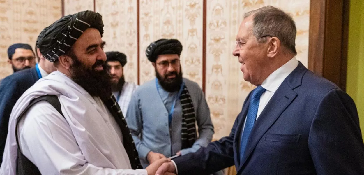 Amir Khan Muttaqi e Sergey Lavrov