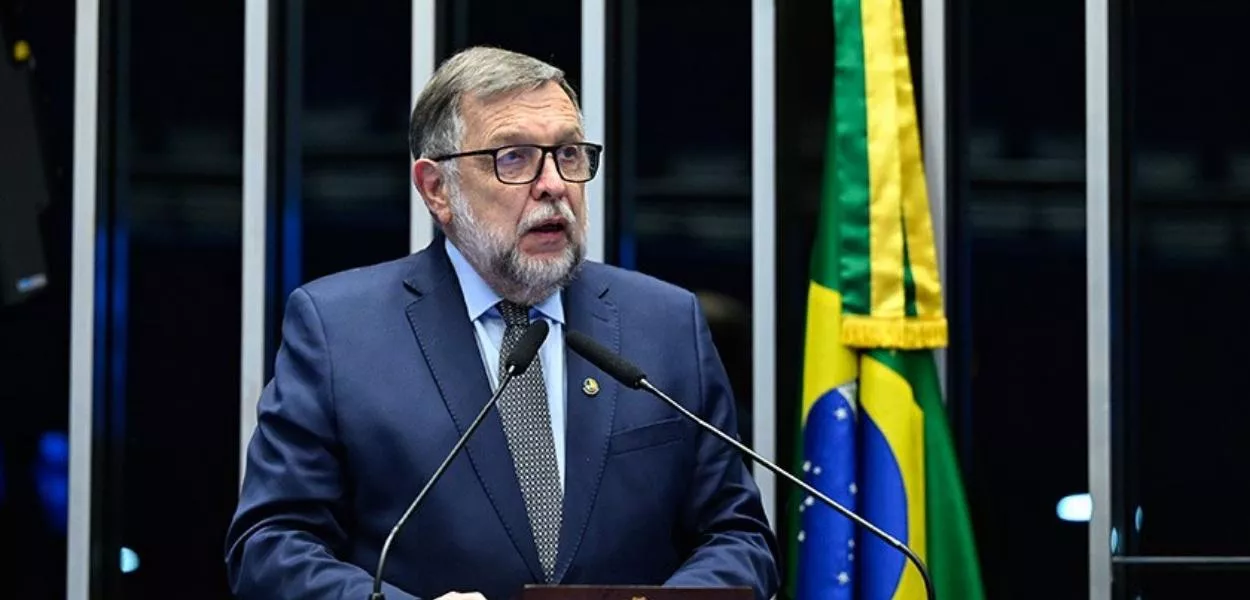 O senador Flávio Arns (PSB-PR), autor da proposta do Sistema Nacional de Educação