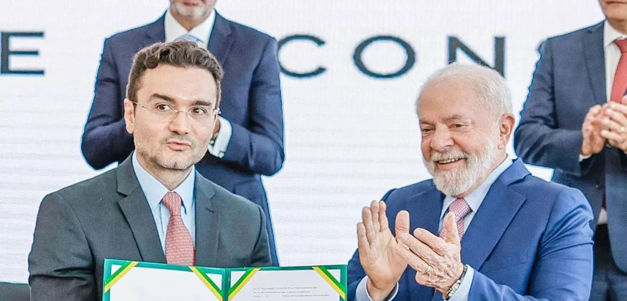 Ministro do Turismo, Celso Sabino, e o presidente Luiz Ináico Lula da Silva