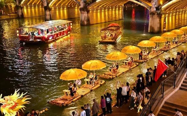 China transforma feriado de oito dias em vitrine para impulsionar consumo interno