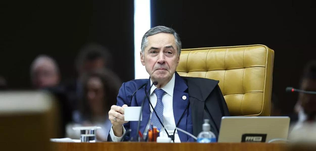 O ministro Luís Roberto Barroso em sessão plenária do STF - 09/10/2025