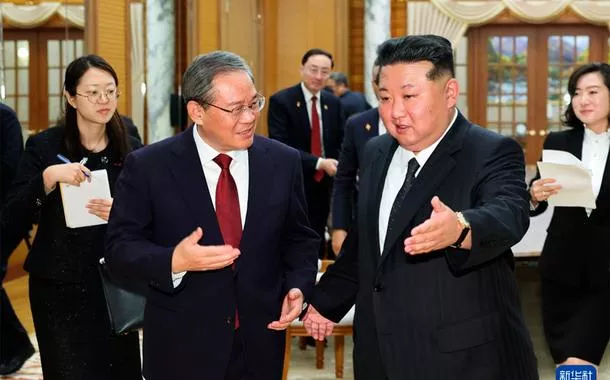 China está pronta para fortalecer comunicação estratégica com RPDC, diz premiê Li