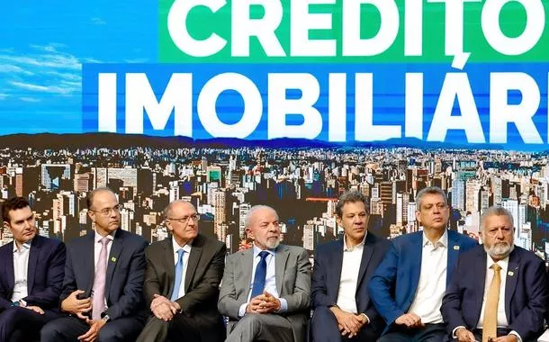 Lula chama Bolsonaro de "tranqueira" e diz que Brasil precisa de nova oportunidade