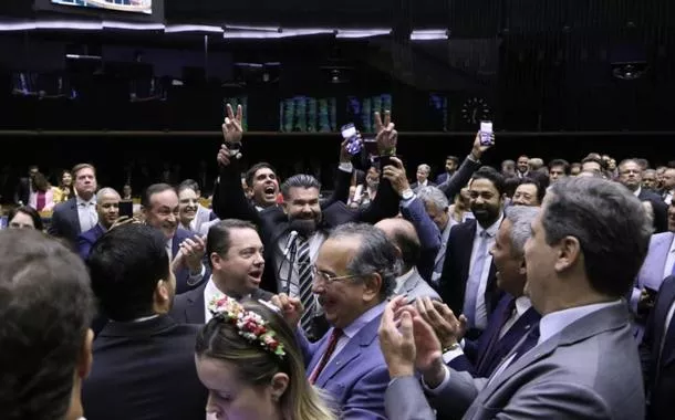 Direita veta a taxação das Bets, dos Bancos e dos Bilionários