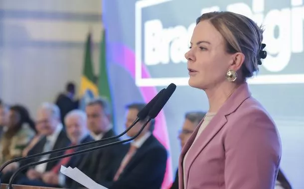 Combate à desigualdade exige mudança no sistema tributário, diz Gleisi