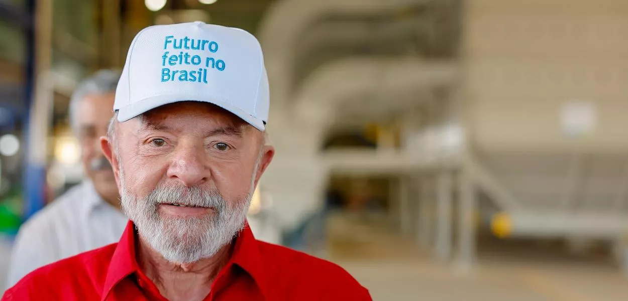 Presidente da República, Luiz Inácio Lula da Silva, durante visita às instalações e cerimônia de inauguração do Centro de Tecnologia e Inovação Agroindustrial e de lançamento do programa Valoriza – Acelen Renováveis. Fazenda Boqueirão, BR-135, km 334, Zona Rural, Montes Claros – MG

Fotos: Ricardo Stuckert / PR