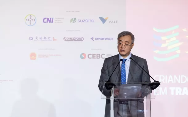 “A China permanece do lado certo da história e se opõe a qualquer hegemonismo”, diz embaixador Zhu Qingqiao