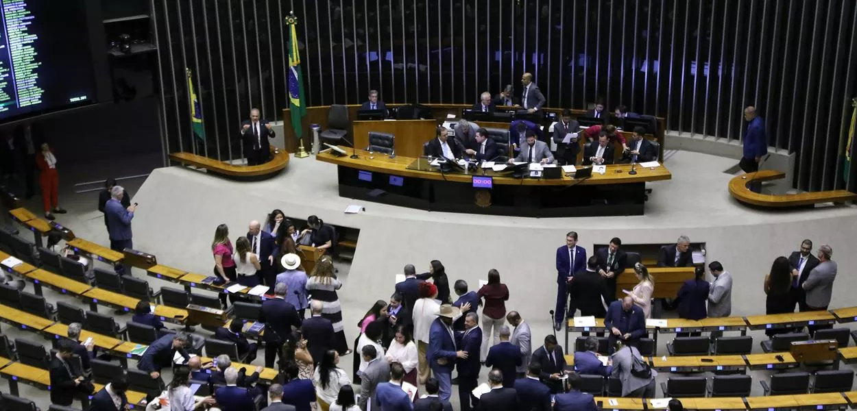 08/10/2025 - Plenário da Câmara dos Deputados durante sessão deliberativa