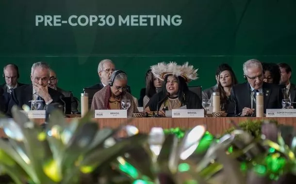 Sonia Guajajara destaca protagonismo indígena e pede respostas globais à crise climática na Pré-COP em Brasília