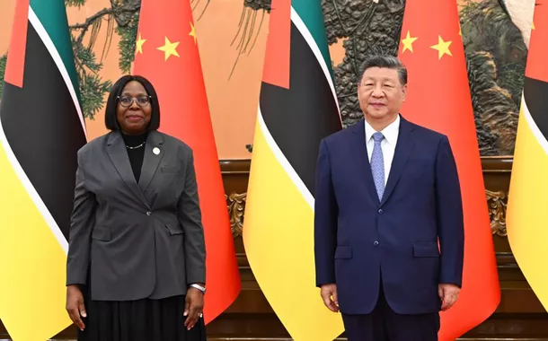 Xi reúne-se com primeira-ministra moçambicana