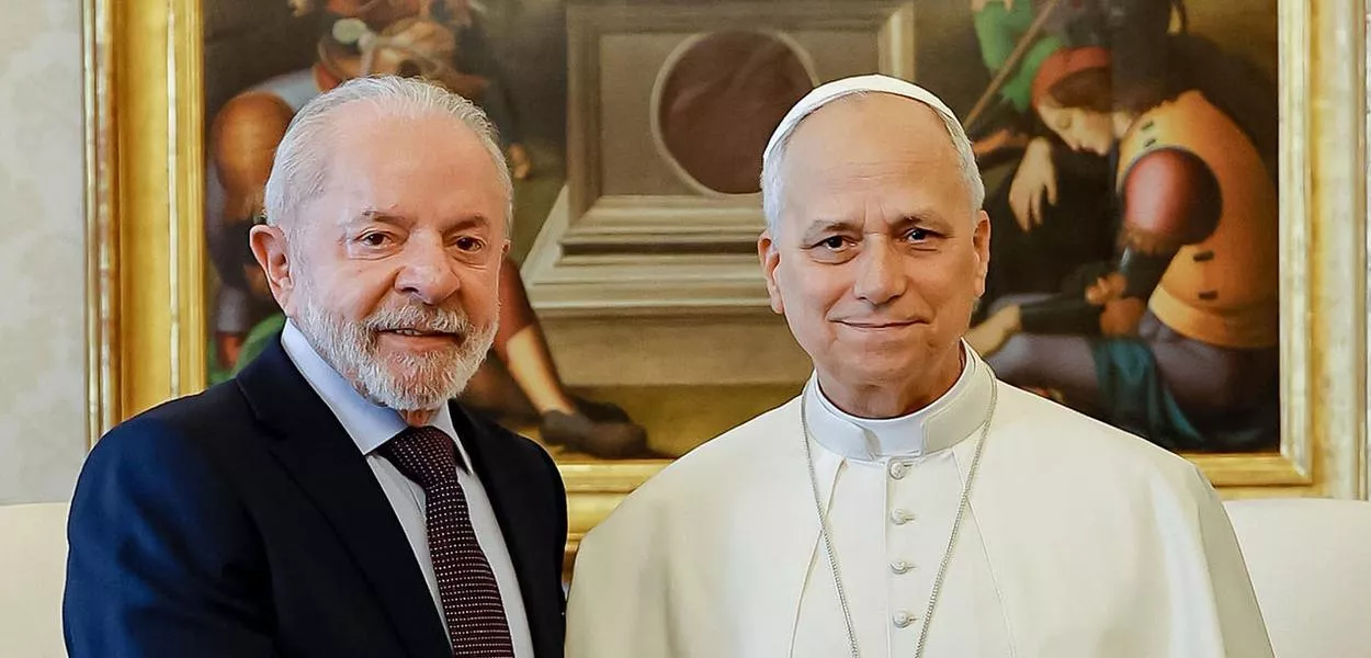 Presidente da República, Luiz Inácio Lula da Silva, durante audiência com Sua Santidade o Papa Leão XIV. Biblioteca do Palácio Apostólico, Vaticano