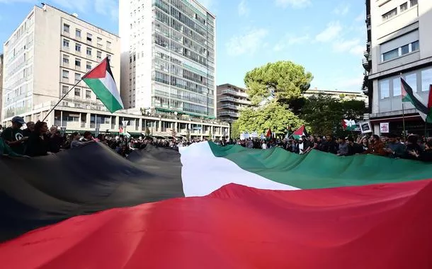 Italianos protestam contra Israel em jogo das eliminatórias da Copa