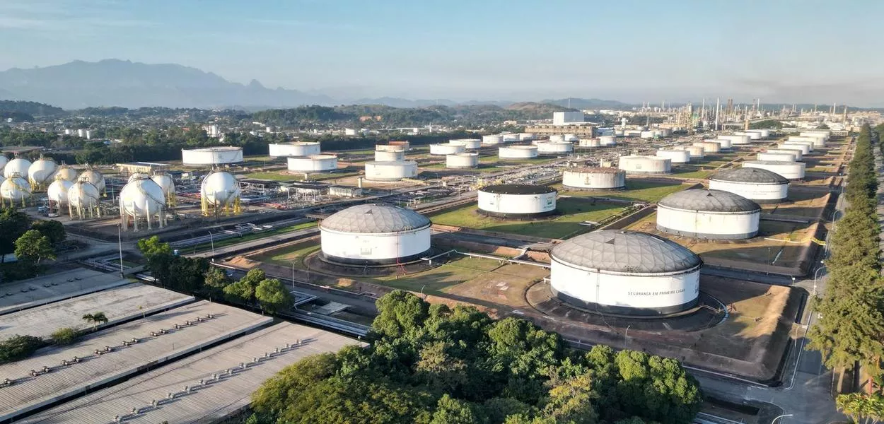 Operação mira quadrilha que extorquia empresas no entorno da Reduc