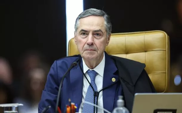 O ministro Luís Roberto Barroso em sessão plenária do STF