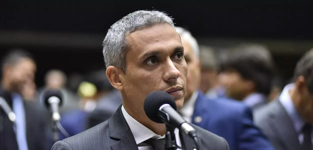 O deputado federal Gustavo Gayer (PL-GO) no plenário da Câmara dos Deputados durante sessão deliberativa - 27/02/2024