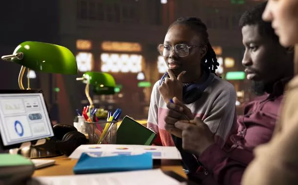 Empreendedores negros batem recorde de renda, mas desigualdade persiste