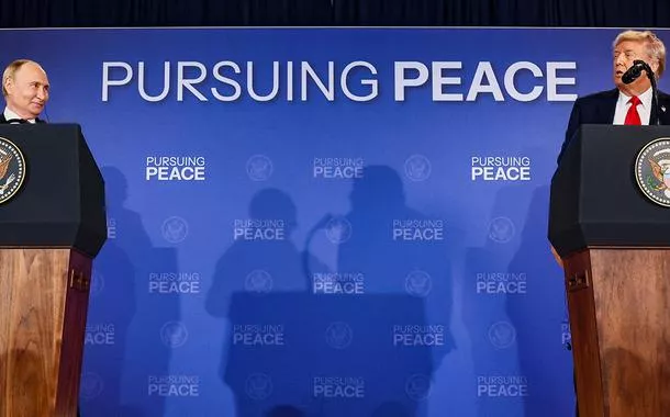Trump vê conversa 'produtiva' com Putin sobre Ucrânia e anuncia nova reunião