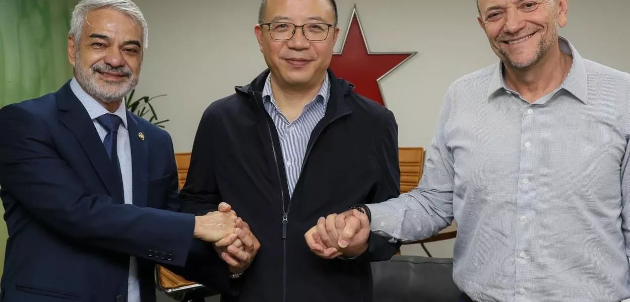 Edinho Silva e Wang Jialei