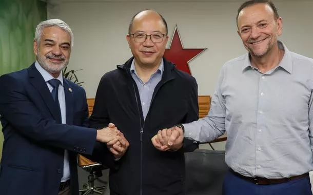 Edinho Silva e Wang Jialei