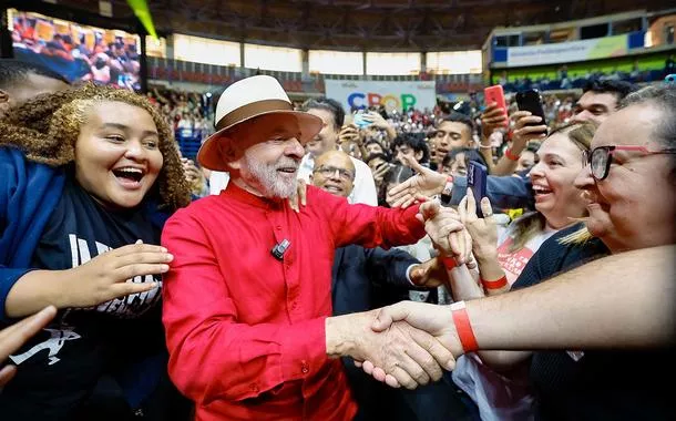Com Lula, pobreza e desigualdade atingem menor patamar da história