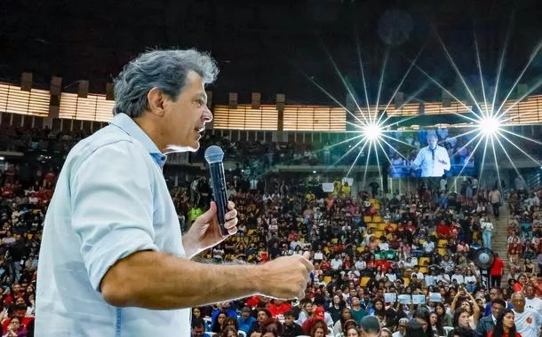 Pobre no orçamento incomoda o “andar de cima”, diz Haddad