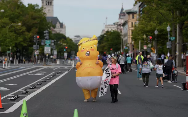 Milhões protestam em cidades dos EUA contra Trump em atos ‘No Kings’