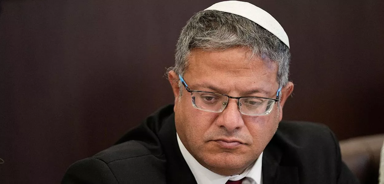 O ministro da Segurança Nacional de Israel, Itamar Ben-Gvir, participa da reunião semanal do gabinete em Jerusalém