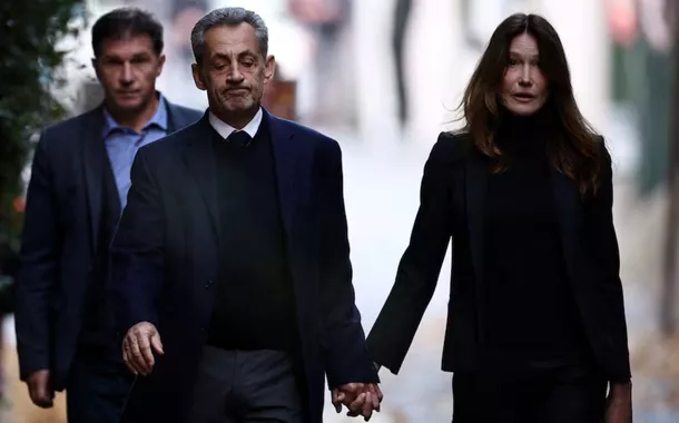 Nicolas Sarkozy e a sua esposa, Carla Bruni-Sarkozy