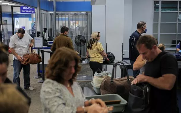 Crise nos EUA: suspensão de salários afeta 60 mil trabalhadores da segurança aérea