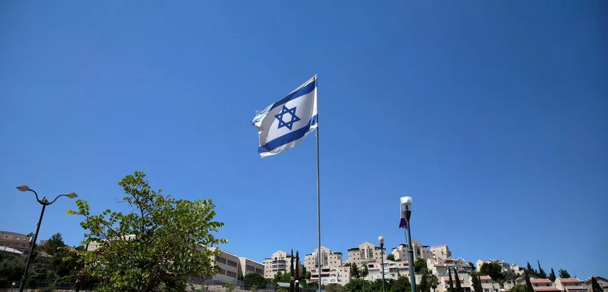 Bandeira de Israel em assentamento na Cisjordânia ocupada