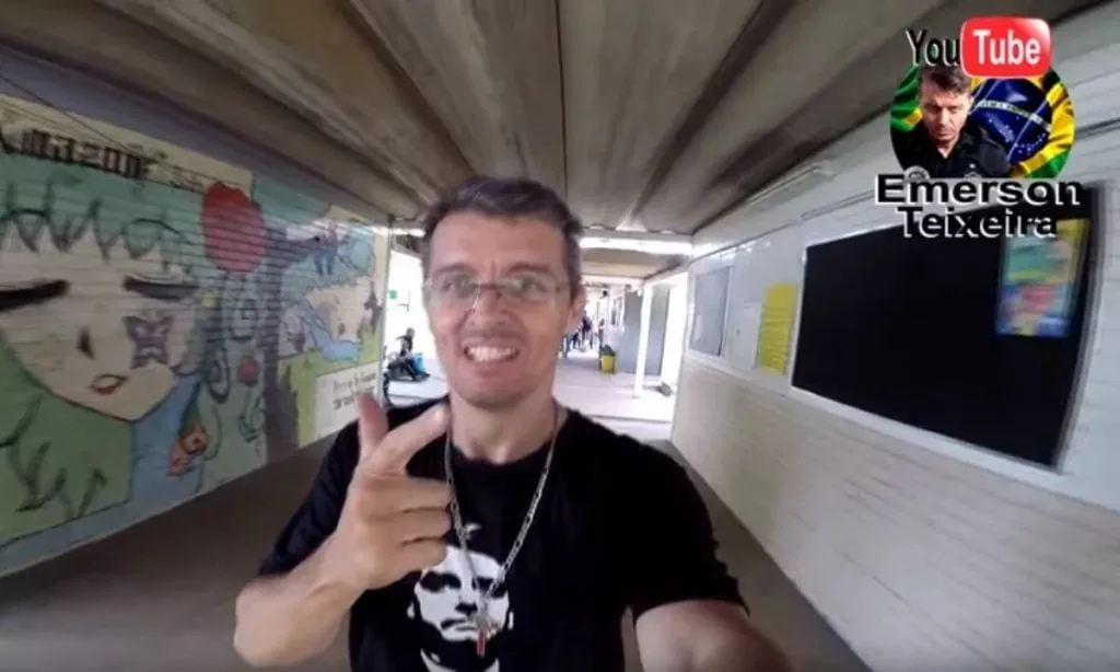 Emerson Teixeira, que se apresenta nas redes como “Professor Opressor"