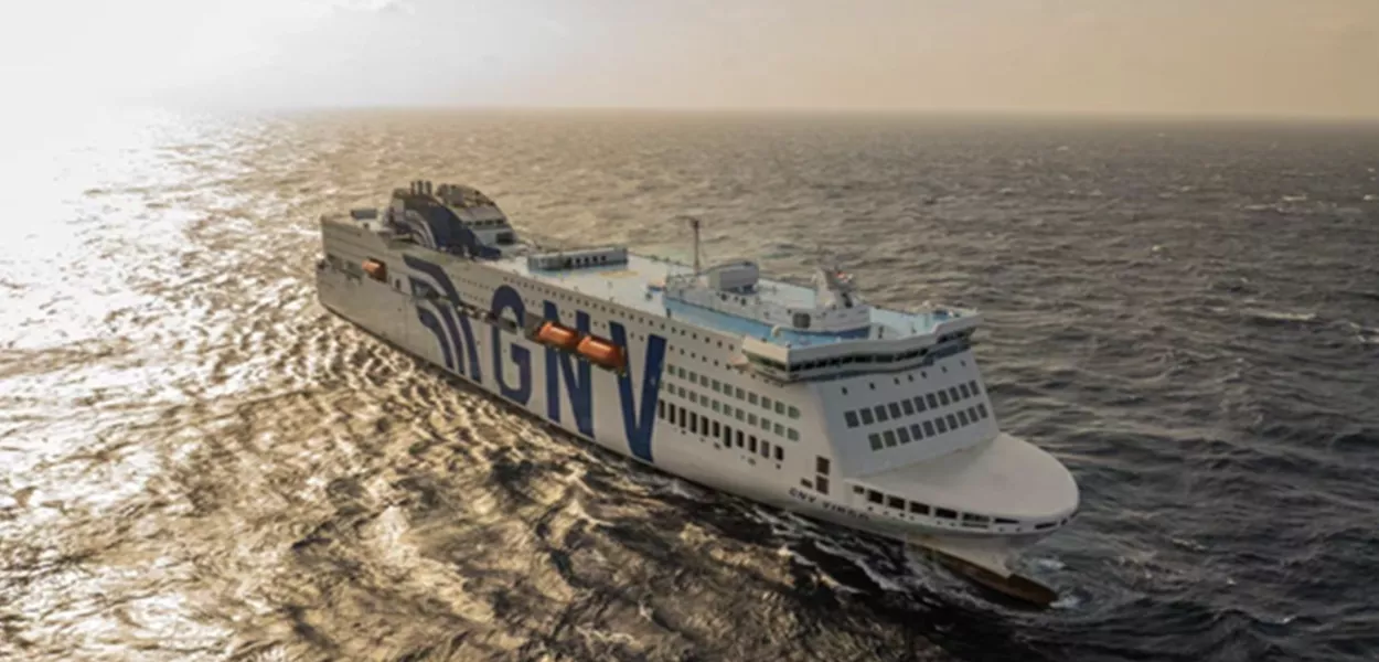 Navio chinês de grande porte movido a energia limpa