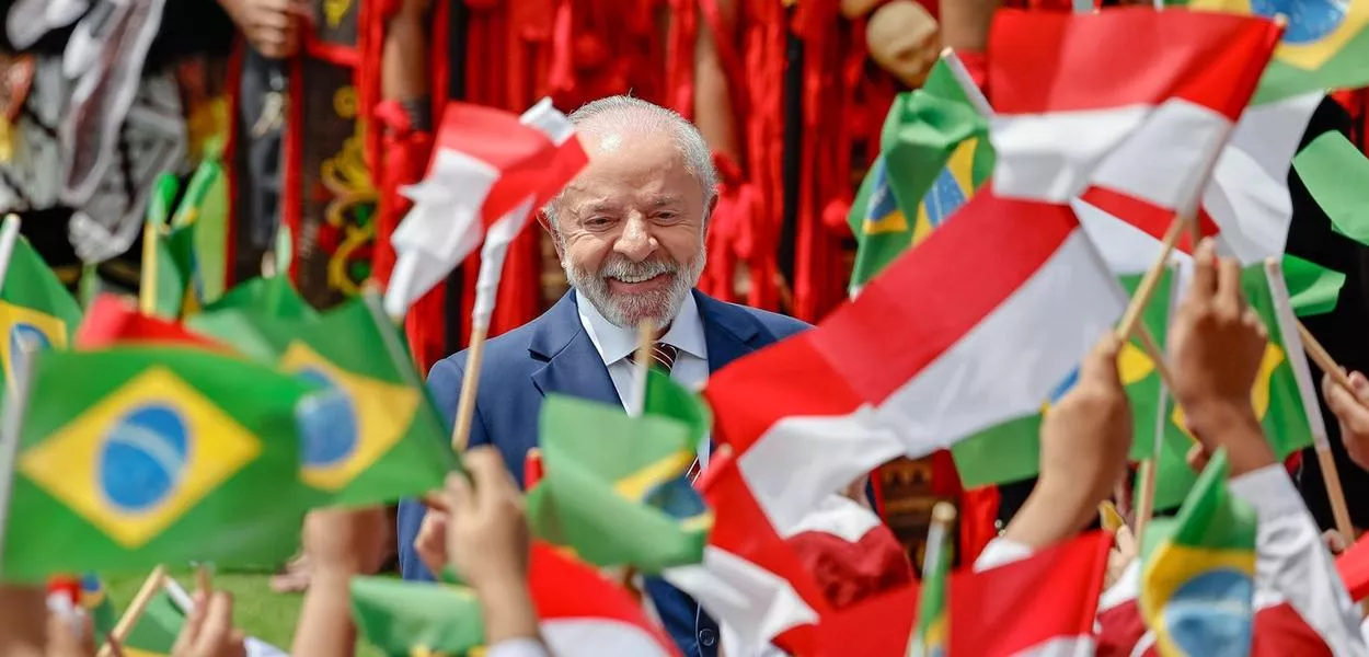 Chegada do presidente Lula ao Palácio Merdeka, na Indonésia