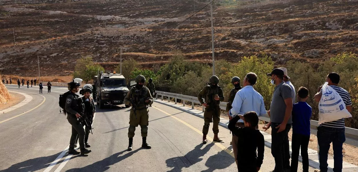 Forças israelenses em Hebron, na Cisjordânia ocupada por Israel
23/10/2025